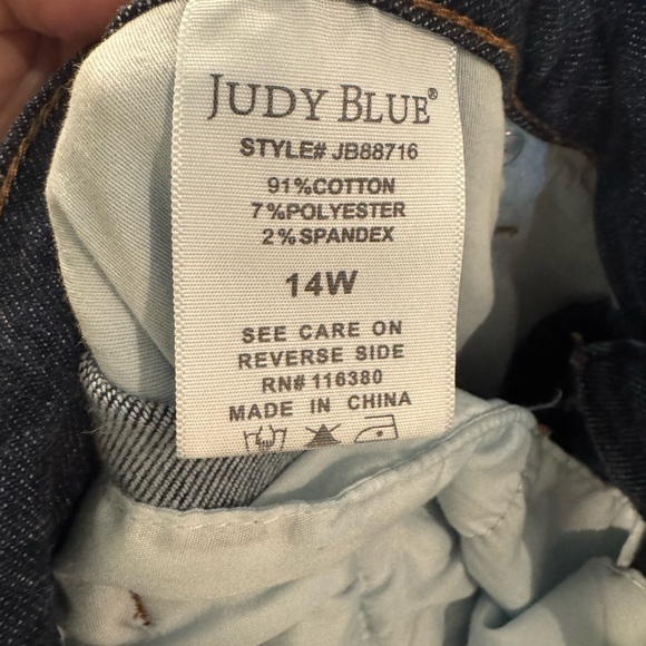 Judy Blue Size 14W Stretch Wide Leg Crop / Capri Jeans - Picture 4 of 4